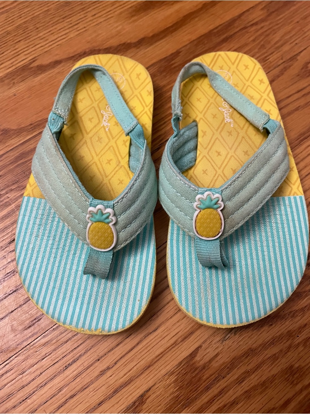 Cat&Jack Pineapple Flip Flop Sandals, L 9/10T